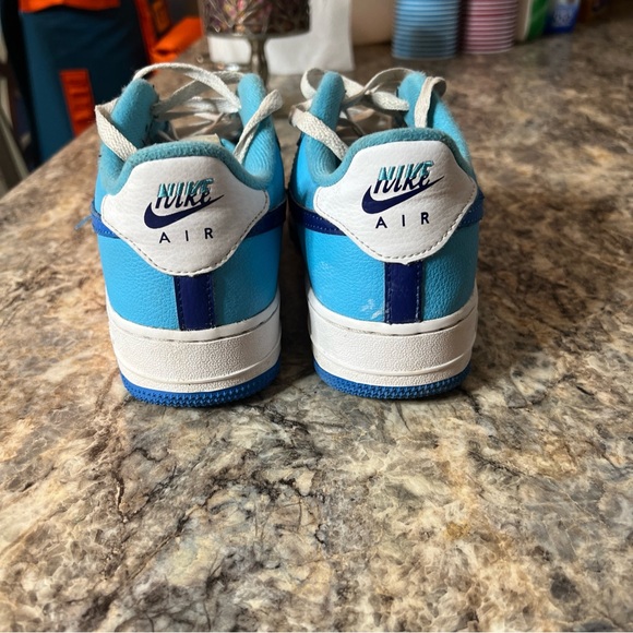 NIKE AIR FORCE  1 LOW '07  LV8 "SPLIT LIGHT PHOTO BLUE" 6 Y / 7.5 Womens - Picture 4 of 6